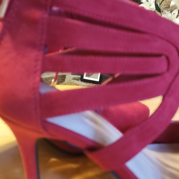 Lane Bryant Wide  Red Heels - Picture 3 of 8